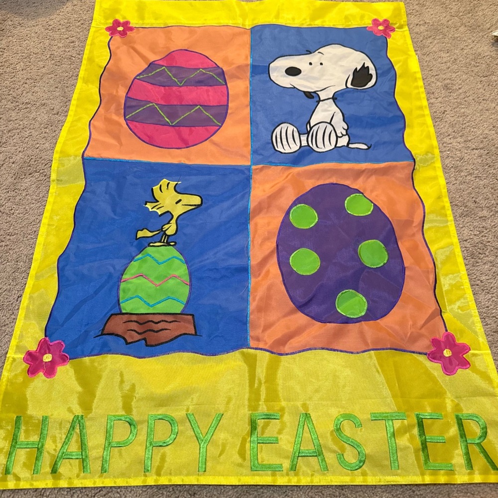 Peanuts Garden Flag Unisex OS Yellow Happy Easter Snoopy Woodstock Embroidered